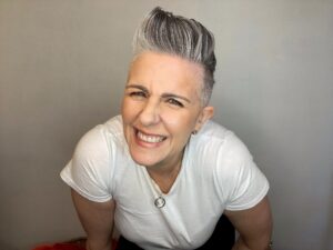 Deirdre Amies, the Fun business & money coach for online service professionals